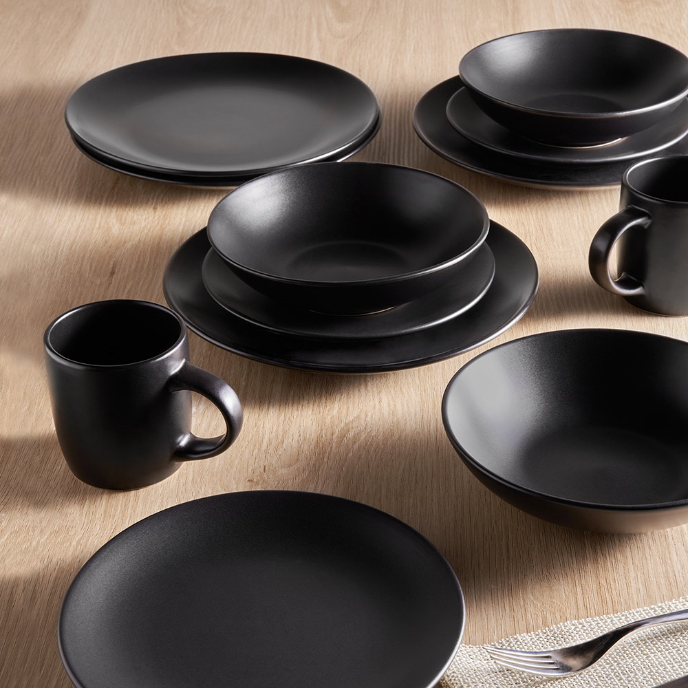 Matte Black Dinner Set – 16 Piece