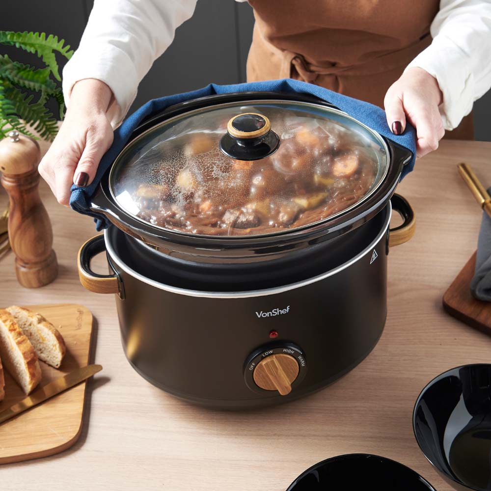 Fika Black & Wood 6.5L Slow Cooker